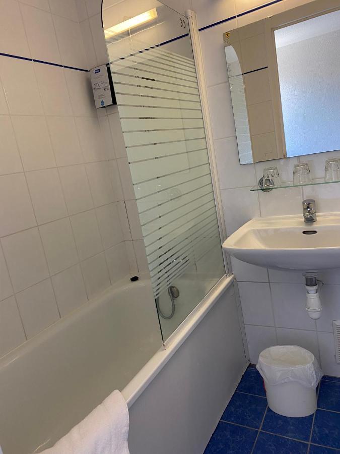 Shelder Hotel - Cherbourg En Cotentin - Equeurdreville Zewnętrze zdjęcie
