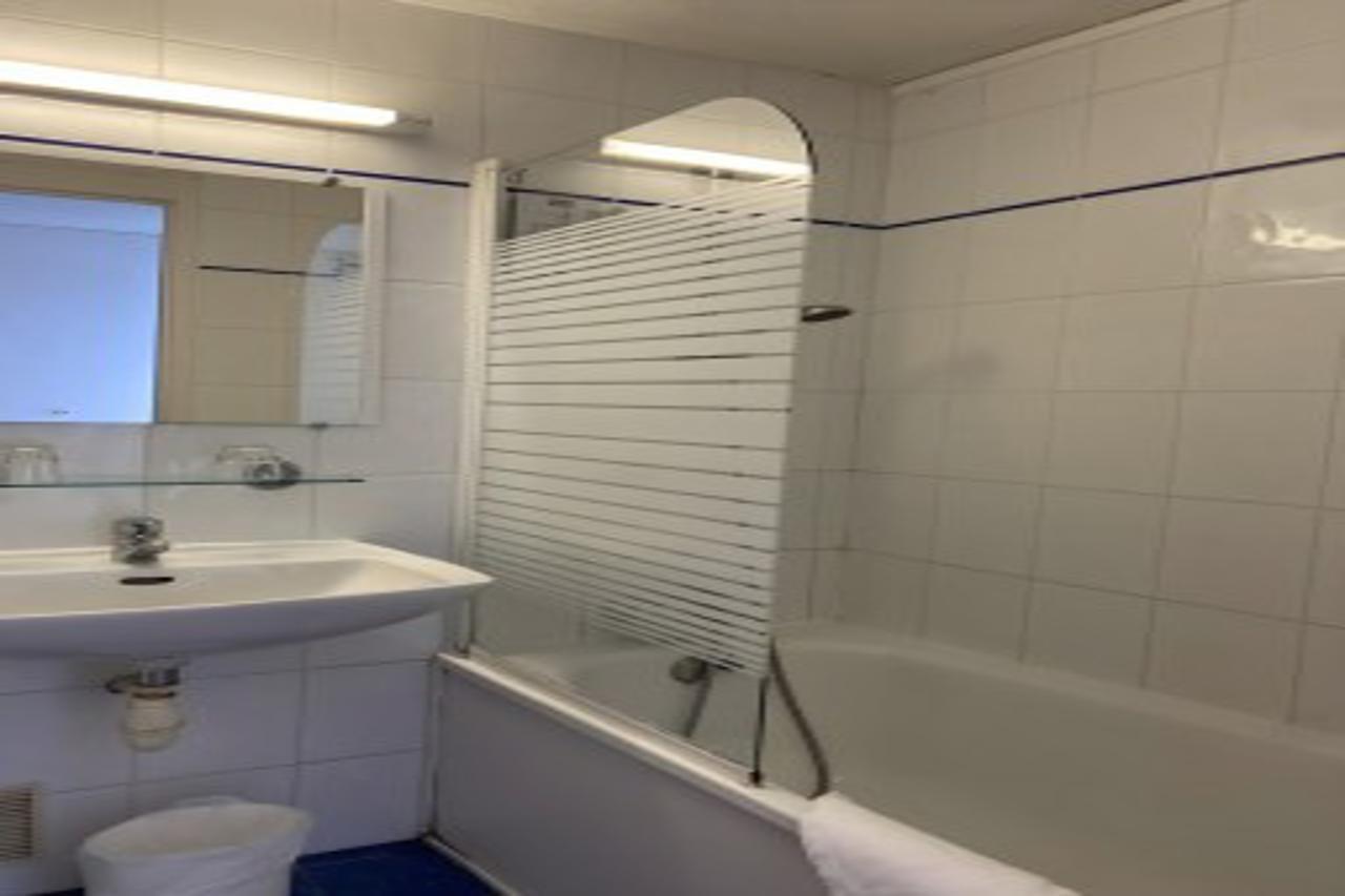 Shelder Hotel - Cherbourg En Cotentin - Equeurdreville Zewnętrze zdjęcie